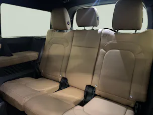 Land Rover Defender 130 3.0 D I6 350 X-Dynamic HSE