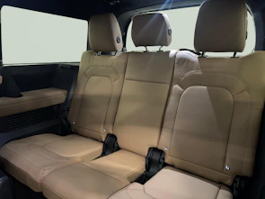 Fahrzeugbild LAND ROVER Defender 130 3.0 D I6 350 X-Dynamic HSE