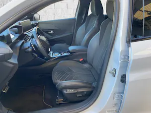 PEUGEOT 208 1.2 Hybrid 145 GT