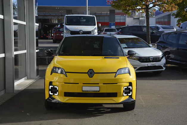 RENAULT R5 E-Tech Comfort Range iconic five