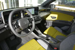 RENAULT R5 E-Tech Comfort Range iconic five