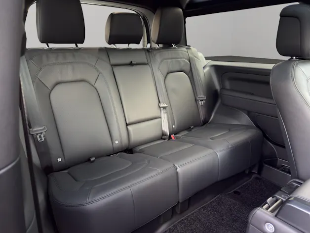 Land Rover Defender 90 3.0 D I6 250 X-Dynamic SE