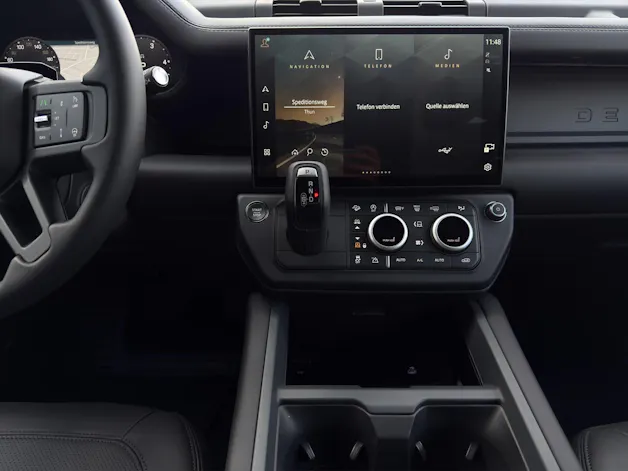 Land Rover Defender 90 3.0 D I6 250 X-Dynamic SE