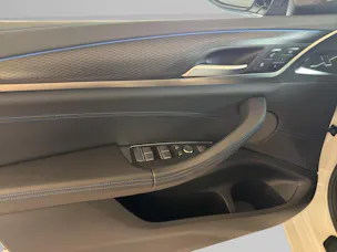 BMW iX3 Impressive