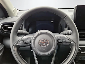 Fahrzeugbild TOYOTA Yaris 1.5 VVT-i HSD Trend