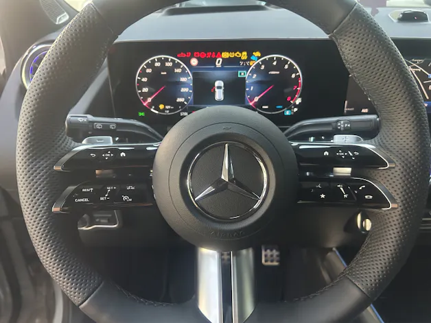 MERCEDES-BENZ GLA-Klasse H247 GLA 250 Swiss Star AMG Line 4matic