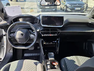 PEUGEOT 2008 1.2 Hybrid Allure