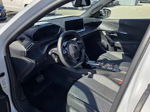 PEUGEOT 2008 1.2 Hybrid Allure
