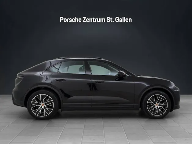 PORSCHE Macan 4
