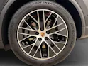 PORSCHE Macan 4
