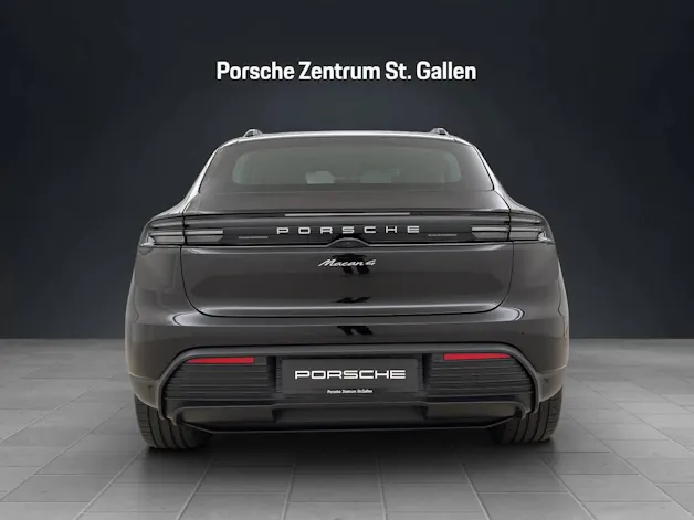 PORSCHE Macan 4