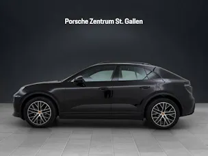 PORSCHE Macan 4