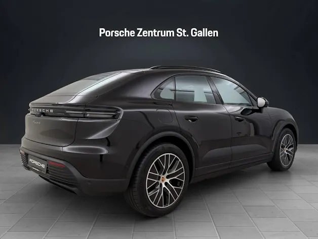 PORSCHE Macan 4
