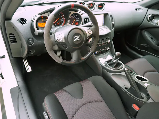 NISSAN 370 Z Coupé 3.7 V6 24V Nismo