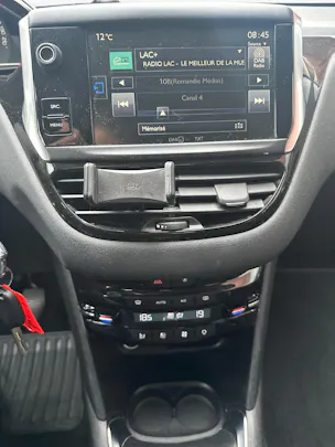 PEUGEOT 208 1.6 VTi Intuitive