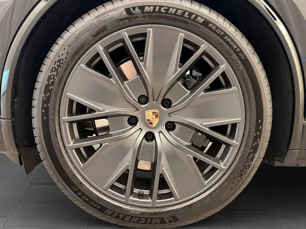 PORSCHE Macan GTS