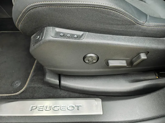 PEUGEOT 5008  GT Pack Mountain Edition