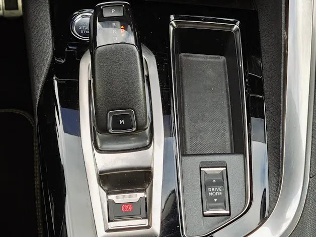PEUGEOT 5008 GT Pack Mountain Edition