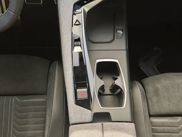 PEUGEOT 3008 1.2 Hybrid GT Exclusive