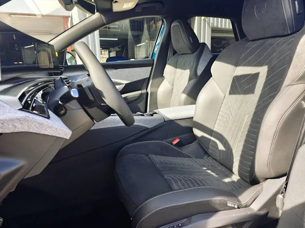 PEUGEOT 3008 1.2 Hybrid GT Exclusive