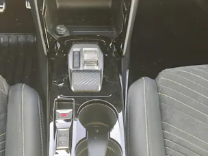 PEUGEOT 208 1.2 Hybrid 145 GT Exclusive