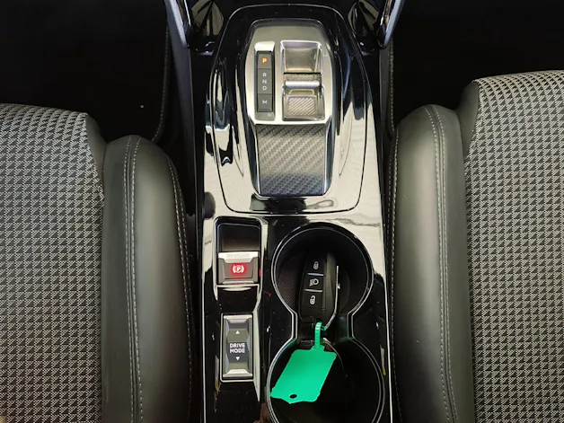 PEUGEOT 208 1.2 PureTech 130 GT