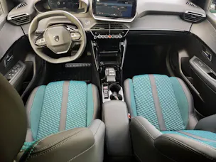 PEUGEOT 208 1.2 Hybrid Envy