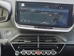 PEUGEOT 208 1.2 Hybrid Envy