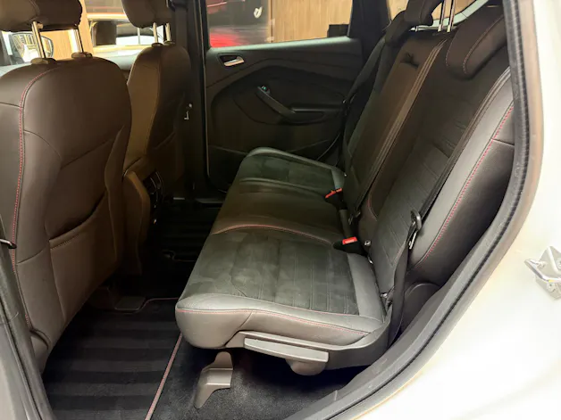 FORD Kuga 2.0 TDCi 150 ST-Line 2WD