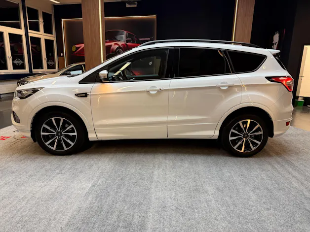 FORD Kuga 2.0 TDCi 150 ST-Line 2WD