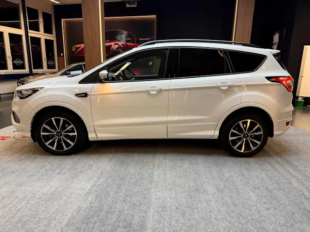 FORD Kuga 2.0 TDCi 150 ST-Line 2WD