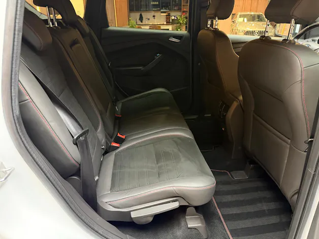 FORD Kuga 2.0 TDCi 150 ST-Line 2WD