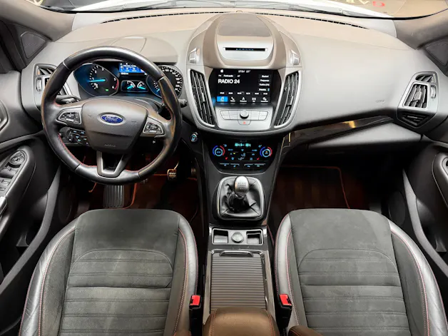 FORD Kuga 2.0 TDCi 150 ST-Line 2WD
