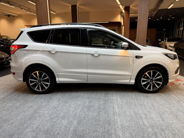 FORD Kuga 2.0 TDCi 150 ST-Line 2WD