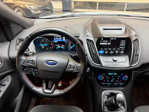 FORD Kuga 2.0 TDCi 150 ST-Line 2WD