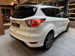 FORD Kuga 2.0 TDCi 150 ST-Line 2WD