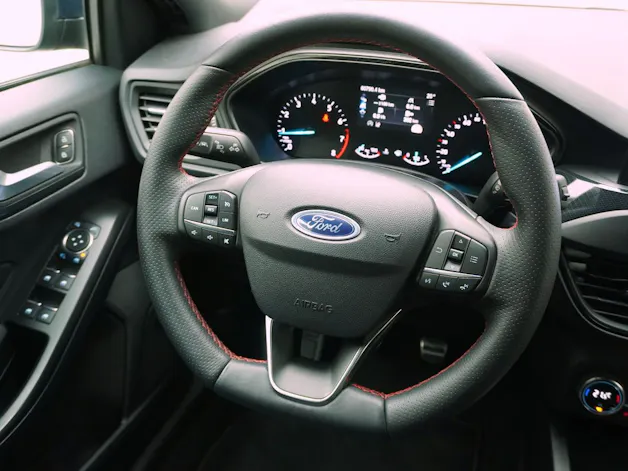 FORD Focus Station Wagon 1.0i EcoB ST-Line
