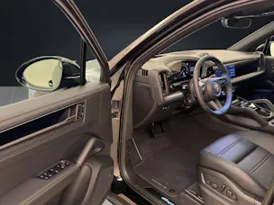 PORSCHE Cayenne E-Hybrid Black Edition