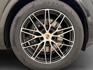 PORSCHE Cayenne E-Hybrid Black Edition