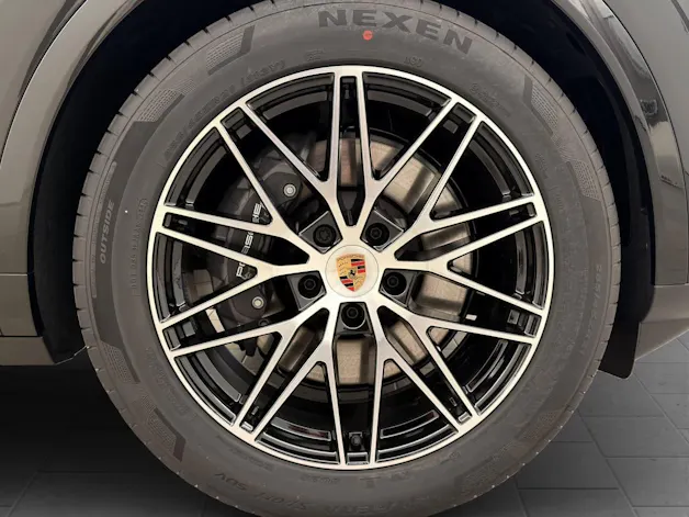 PORSCHE Cayenne E-Hybrid Black Edition