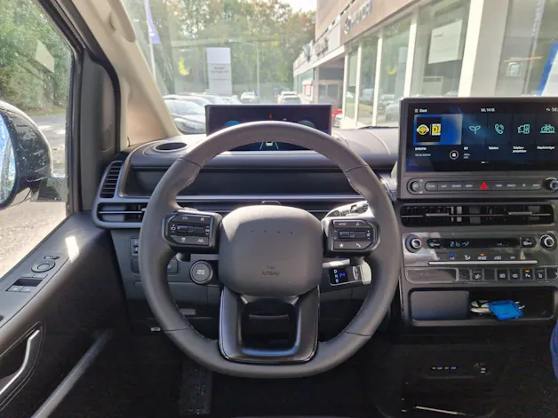 HYUNDAI Staria Cargo 84 kWh Amplia