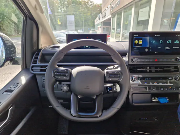 HYUNDAI Staria Cargo 84 kWh Amplia