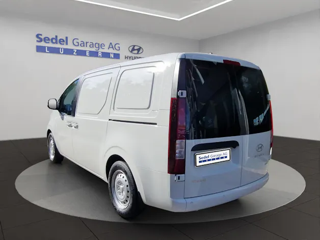 HYUNDAI Staria Cargo 84 kWh Amplia