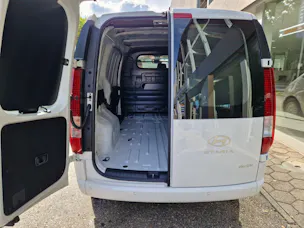 HYUNDAI Staria Cargo 84 kWh Amplia