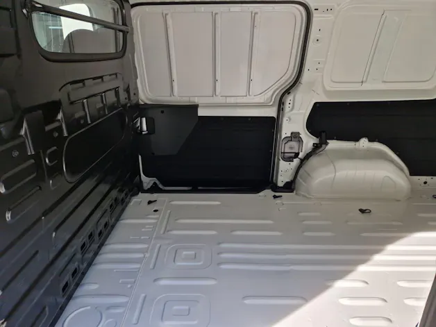 HYUNDAI Staria Cargo 84 kWh Amplia