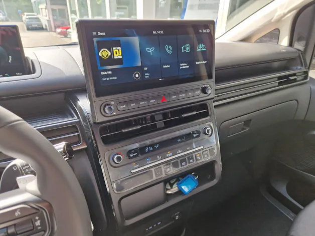 HYUNDAI Staria Cargo 84 kWh Amplia