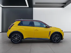 RENAULT R5 E-Tech Comfort Range iconic five
