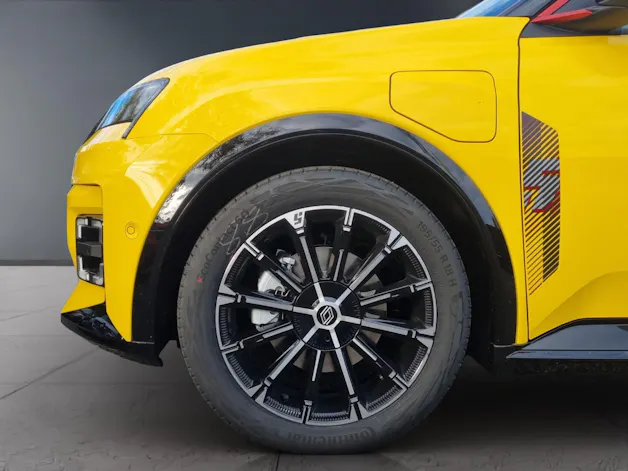 RENAULT R5 E-Tech Comfort Range iconic five