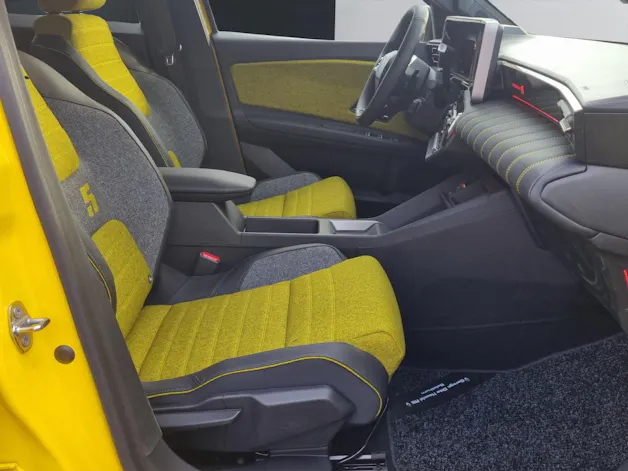 RENAULT R5 E-Tech Comfort Range iconic five