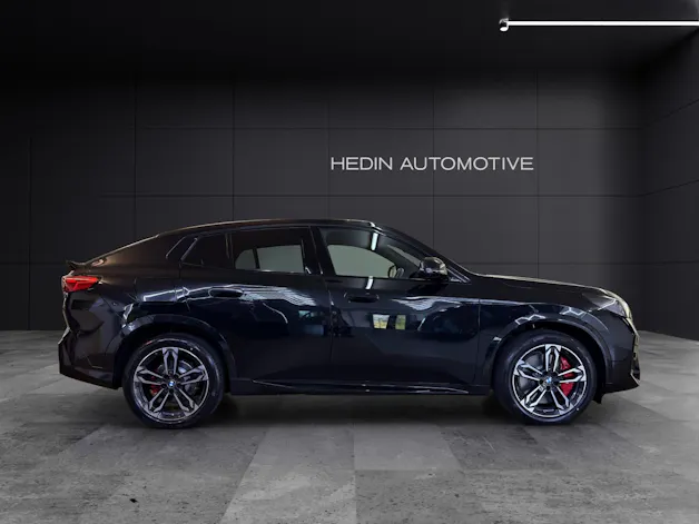 BMW iX2 xDrive30